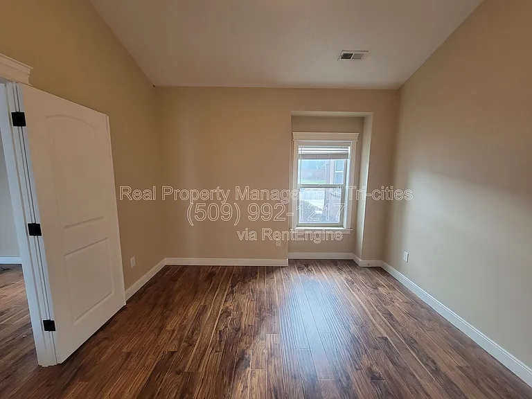 2348 W 49th Ave — Photo 2