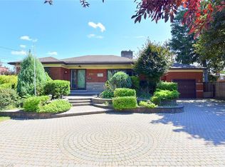 298 Pottruff Rd N, Hamilton, ON L8H 2M4