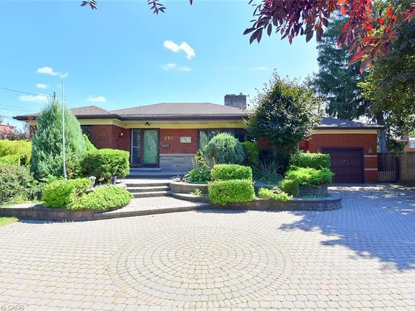 298 Pottruff Rd N, Hamilton, ON L8H 2M4