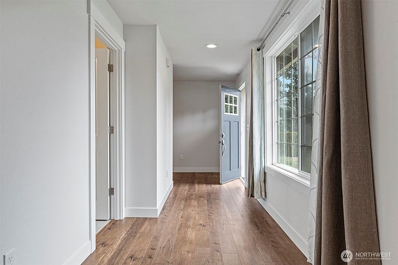 4th image of 2502 Lexington Street