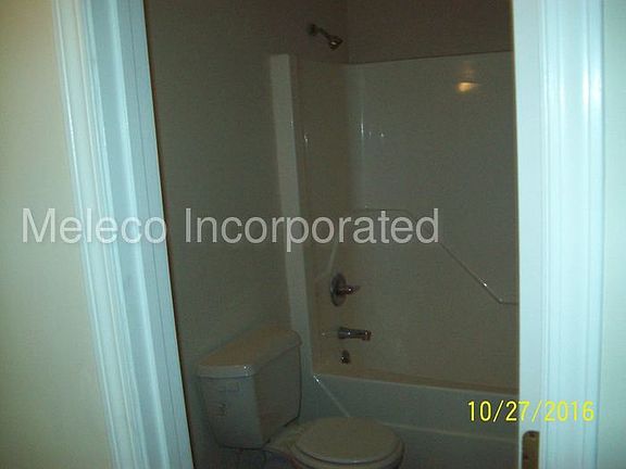 5th image of 1029 Burton St