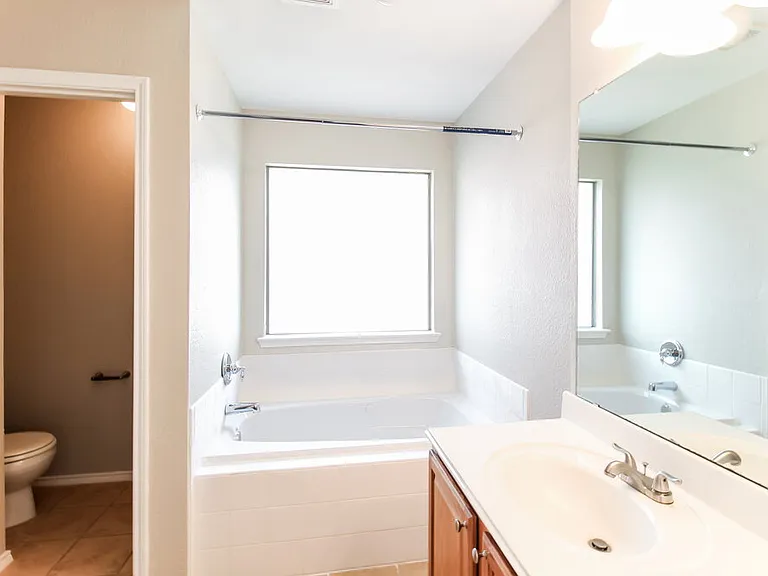 129 Arbordale Way — Photo 10