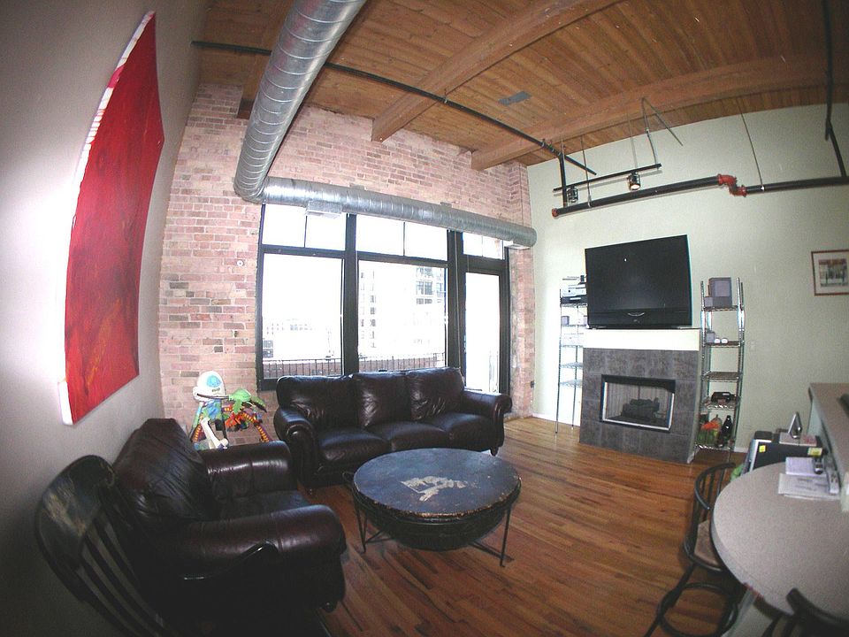 14 Foot Ceilings Exposed Brick and Timber Beams