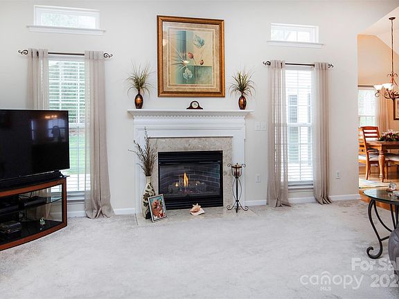 4th image of 7165 Sedgebrook Dr W