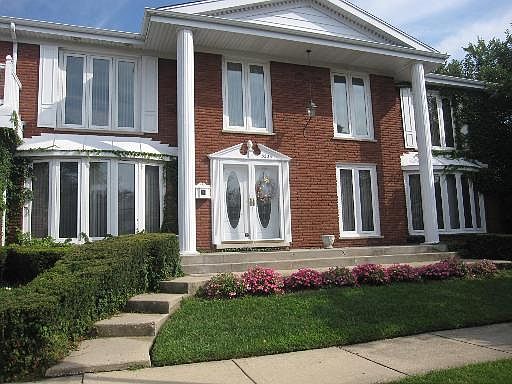 3rd image of 5254 W Farwell Ave