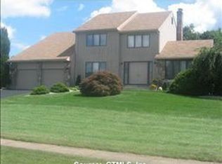 106 Oxford Dr, South Windsor, CT 06074
