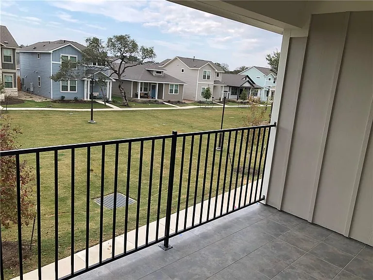 2329 Pecan Island Dr — Photo 32