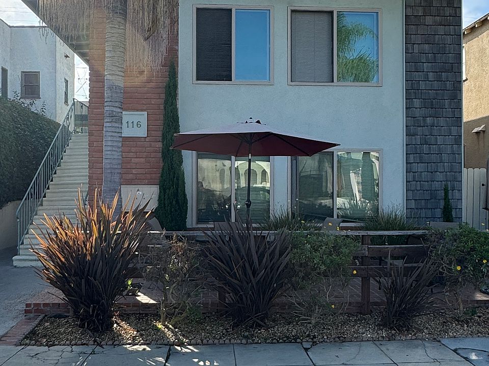 Front of the five unit building.