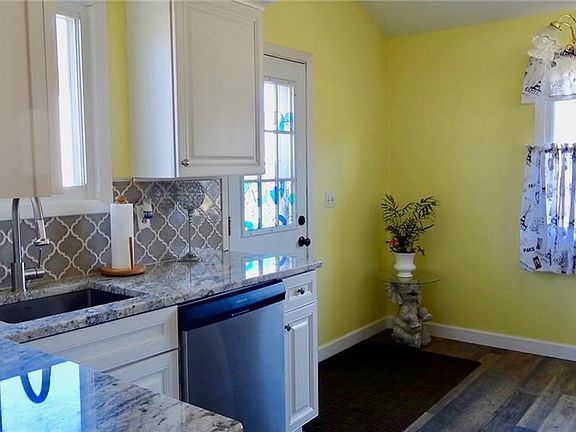 2nd image of 830 Valerie Ct