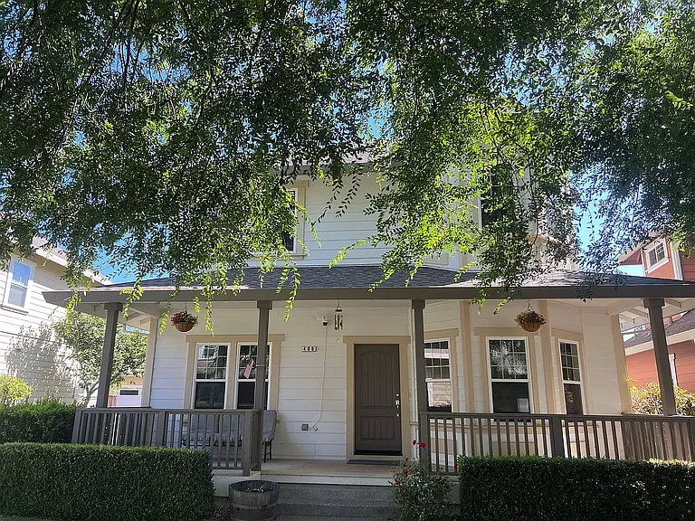 406 Matteri Cir — Photo 9