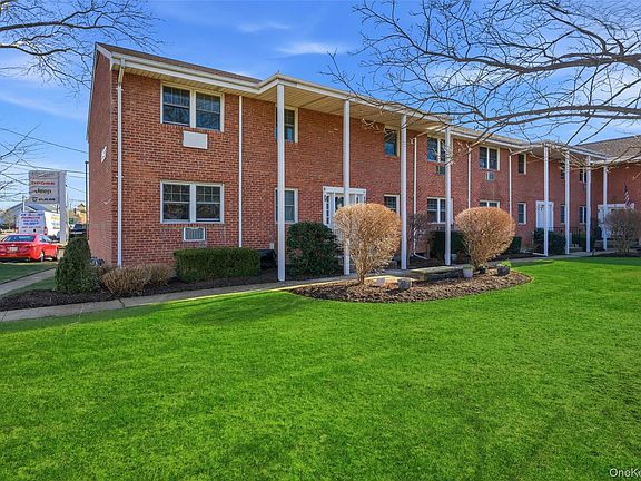 3rd image of 297 Merrick Road #D 1