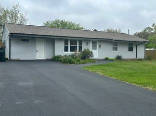 19 Lazywood Ln, Swansea, MA 02777