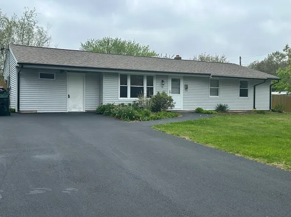 19 Lazywood Ln, Swansea, MA 02777