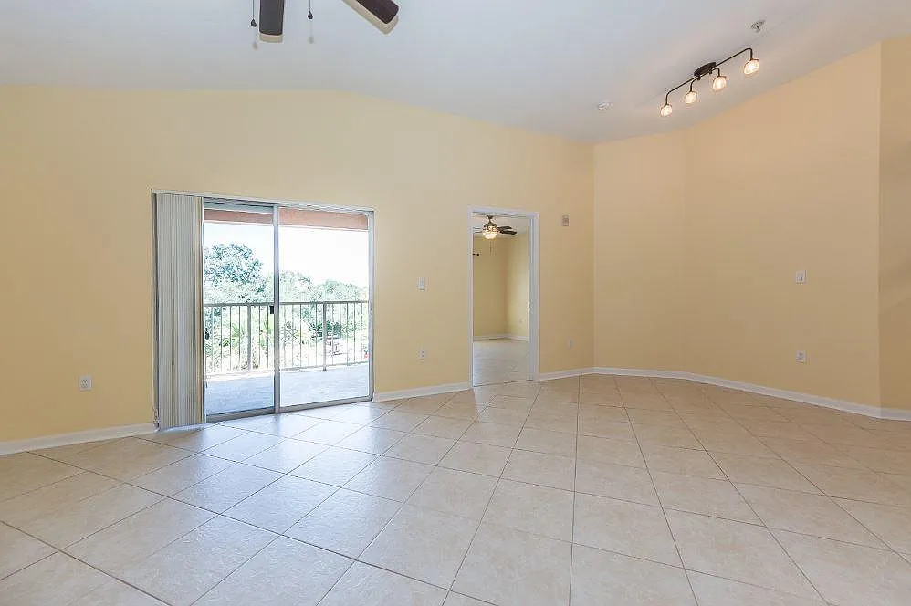 5080 Fairways Cir — Photo 4