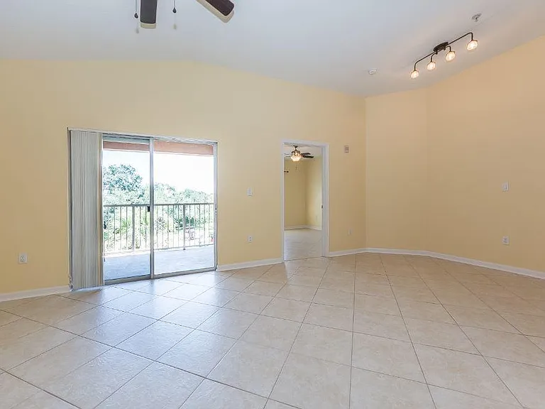 5080 Fairways Cir #G301 — Photo 4