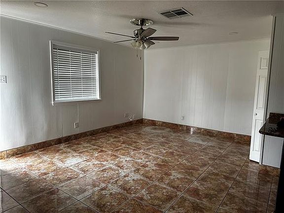 3rd image of 928 Avenue B #A