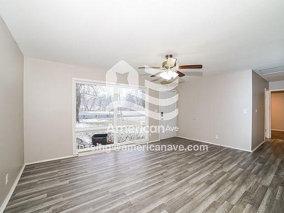 993692_004_living_room_13480518.jpg