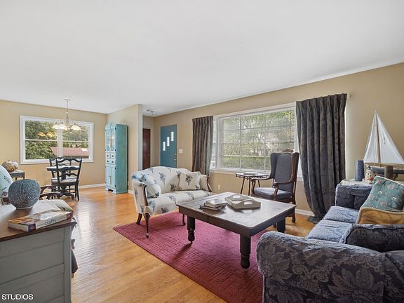 4th image of 21334 W Pepper Dr