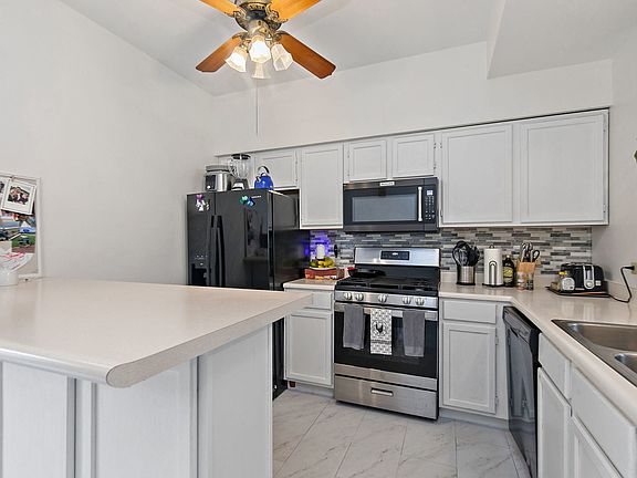 4th image of 368 Maidstone Ct #368