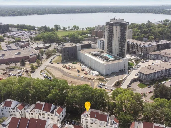 3040 Lake Shore Dr #A, Minneapolis, MN 55416