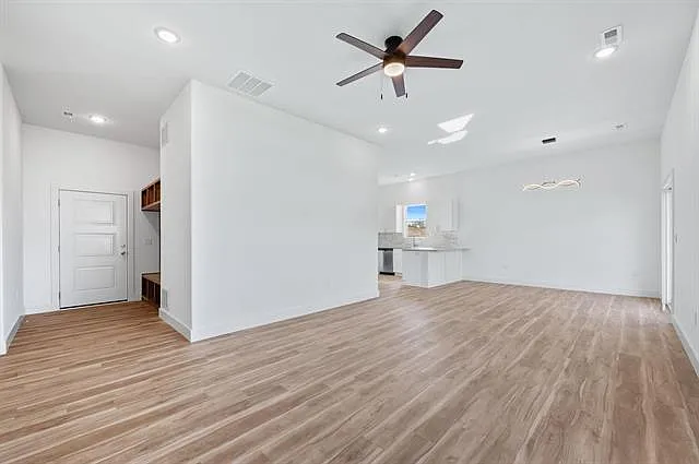 720 E Elmwood St — Photo 13