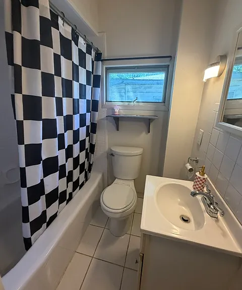 213 W Yates St #2 — Photo 7