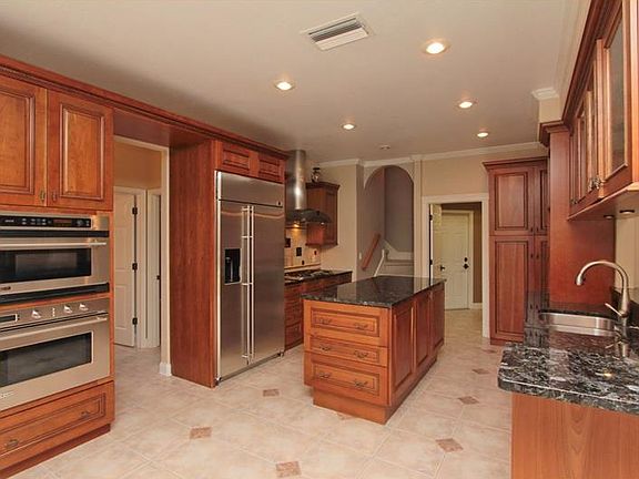 3rd image of 10411 Greenhedges Dr