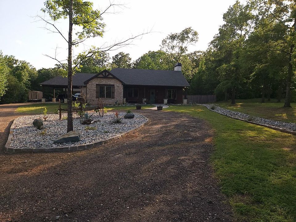 1st image of 225 Lillian Ln
