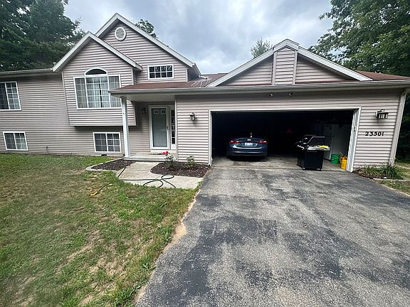 3rd image of 23501 Almy Rd