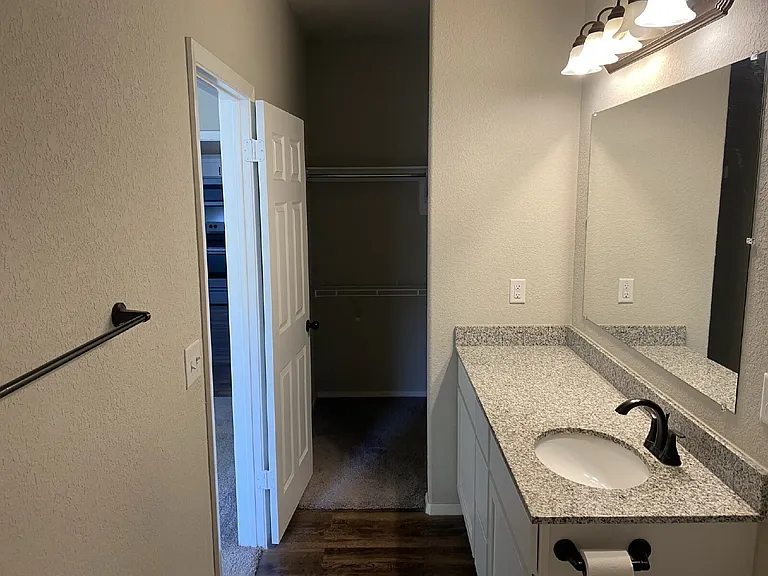 6611 Warrington Rd — Photo 24
