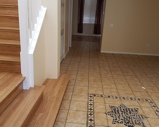 4th image of 44026 Dahlia St