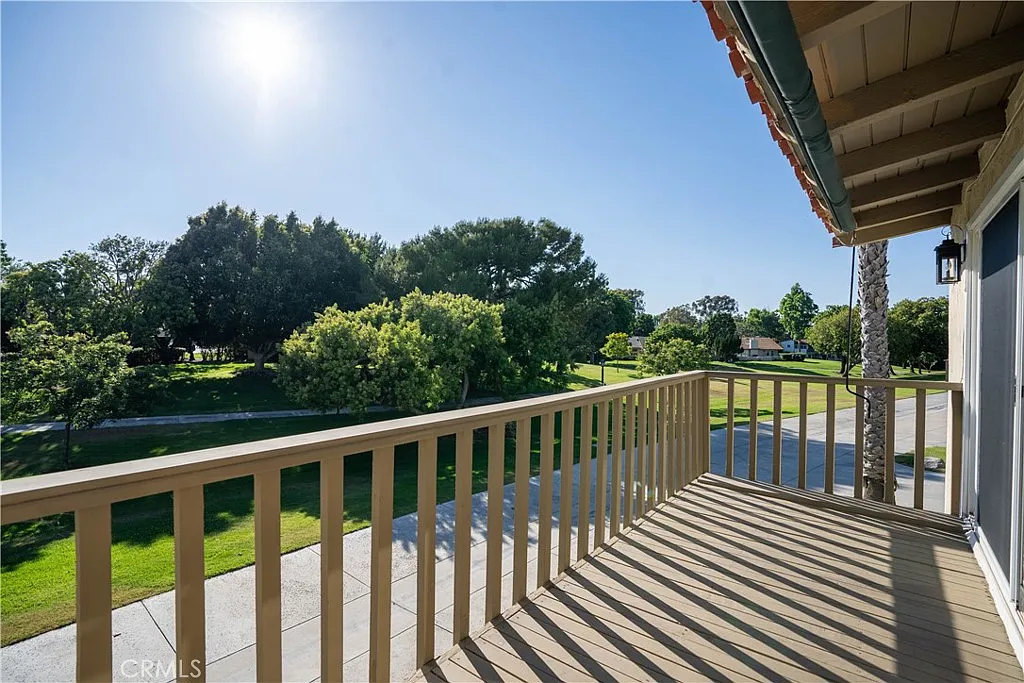 2 bed, 882 sqft, $4,500 — Photo 3