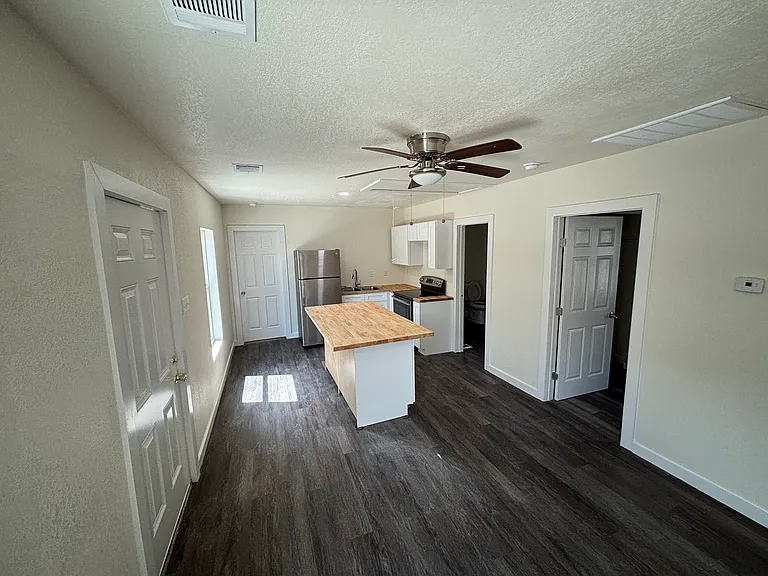 118 Tampa Ave #2 — Photo 3