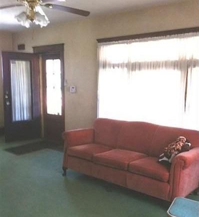 4th image of 726 E Ave SE