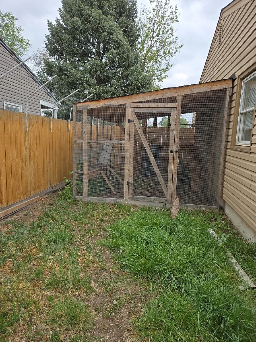 Building Photo - 807 S Vrain St