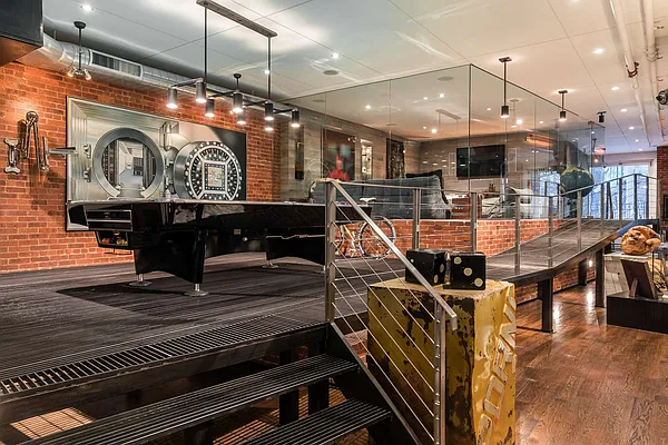 Sold by Nest Seekers International | media 26