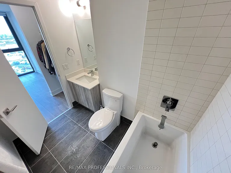 2916 Highway 7 Rd — Photo 11