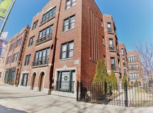 1252 W Addison St #STORE, Chicago, IL 60613