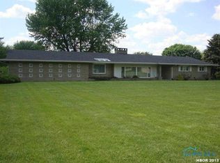3141 Gwilym Rd, Fostoria, OH 44830