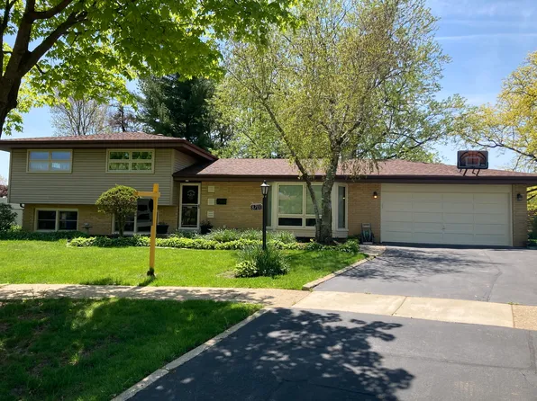 8701 Oakhill Ct, Oak Lawn, IL 60457