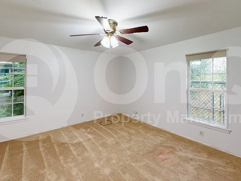 17 Macarthur Dr #B — Photo 8