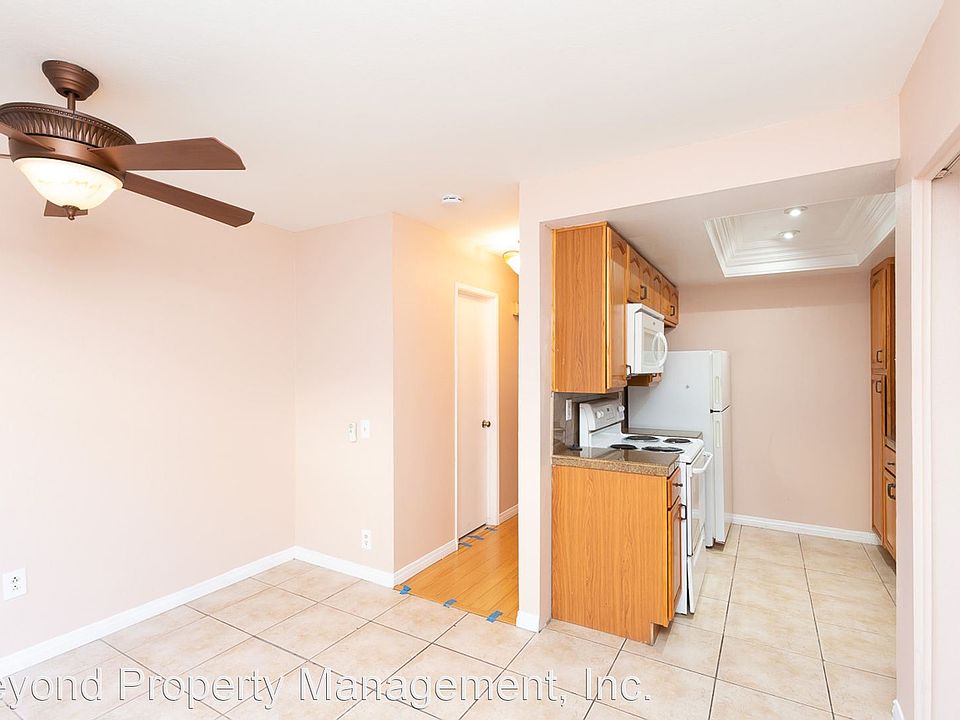 1st image of 5704 Bates St Unit 28