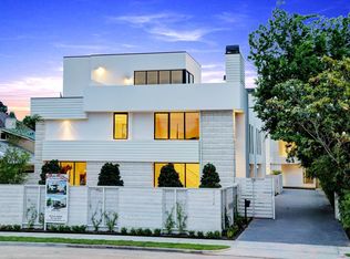 2114B Potomac Dr, Houston, TX 77057