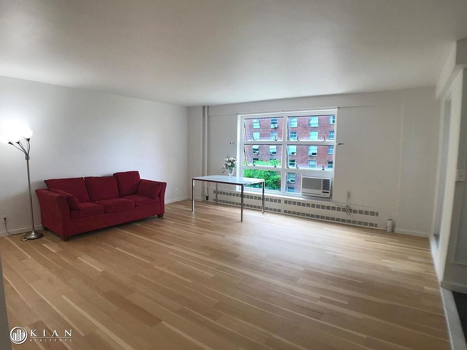 1st image of 90 La Salle St APT 9A