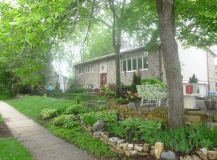 1607 S Gateway St, Middleton, WI 53562