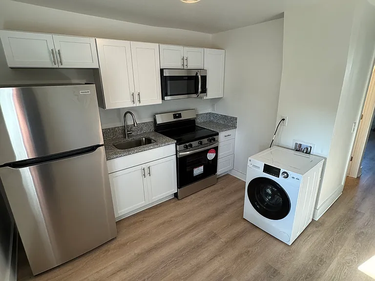 3320 Charlotte Ave #10 — Photo 3