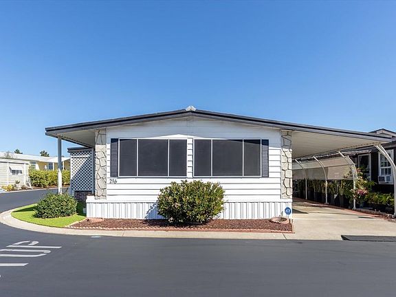 3rd image of 3535 Linda Vista Rd #216