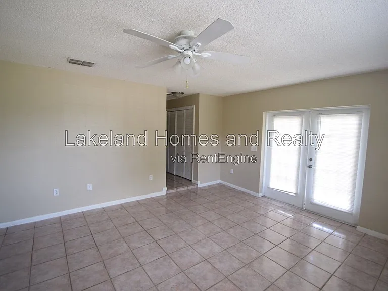 1204 Honeytree Ln W — Photo 18