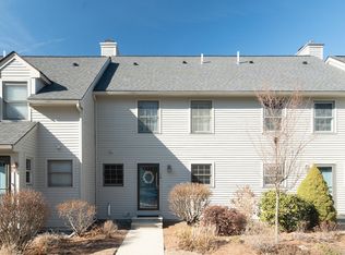 6 Veterans Rd APT 14, Amherst, NH 03031
