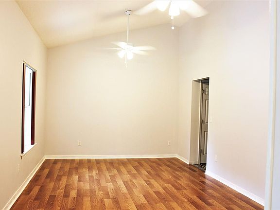 4th image of 6384 Wisteria Dr